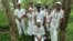 Loreto Hernández García . primero a la der. en la fila de atrás, es vicepresidente de la “Asociación Yorubas Libres de Cuba". (Foto: Facebook)