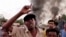 Escena tomada de un video durante una protesta este lunes en Jartum, Sudán. (New Sudan NNS via AP)