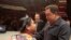 Archivo - Hugo Chávez, junto a Rigoberta Menchú, durante el acto de clausura del "Foro de Sao Paulo" en Caracas. 