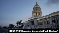 Vista del Capitolio en La Habana, Cuba, sede de la Asamblea Nacional del Poder Popular, que ha respondido que una Ley de Violencia de Género en Cuba no está entre las prioridades del cronograma legislativo.