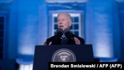 El presidente Joe Biden pronuncia un discurso en Varsovia, Polonia, en apoyo a Ucrania, el 26 de marzo de 2022. (AFP/Brendan Smialowski).
