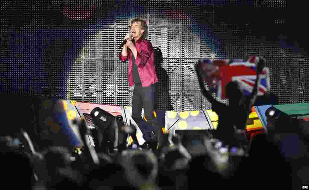 El vocalista de la banda británica de rock The Rolling Stones, Mick Jagger, en el concierto gratuito ofrecido por la agrupación al pueblo cubano.