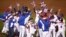  Jugadores dominicanos celebran su victoria en la final del Clásico Mundial de Béisbol contra Puerto Rico en el AT&T Park, en San Francisco, California (EE.UU.). 