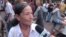 Opositores venezolanos protestan en las calles por su derecho al voto
