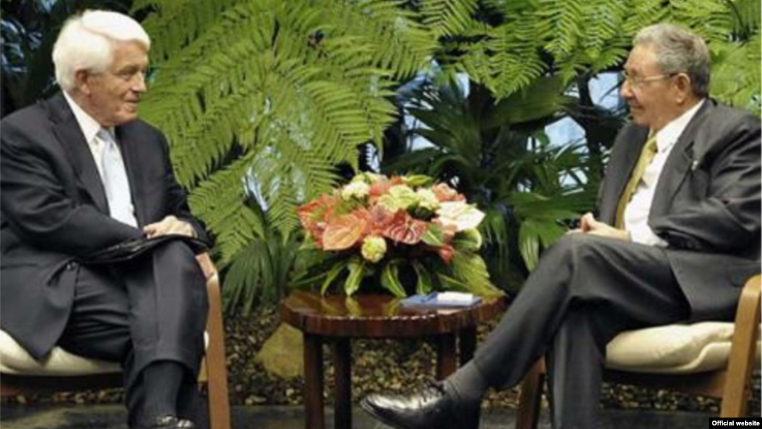 Thomas Donohue y Raúl Castro en el Palacio de la Revolución. 
