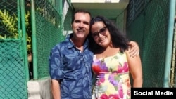 El arquitecto y profesor universitario Abel Ernesto Tablada de la Torre, hermano de la diplomática Johana Tablada de la Torre.