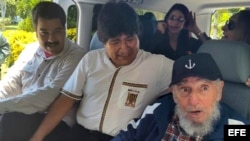 Castro y Maduro sorprenden a Morales en el hotel donde se aloja, según agencia estatal boliviana ABI.