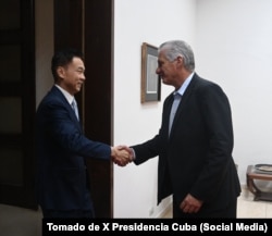 El embajador chino Hua Xin fue recibido en la sede de la Presidencia de Cuba.