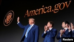 El presidente Donald Trump durante el lanzamiento de America.gov.