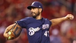 Quien va ganar> Los Dodgers o Los Cerveceros? Y que de Gio Gonzalez-va ganar el cubano? Y gracias a Omar Tigres de Cuba por charlar con nosotros.