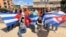 Activistas cubanos en Madrid protagonizaron una acción protesta frente a sedes diplomáticas de Cuba en Madrid.