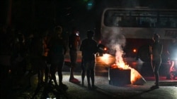 Residentes bloquean el tráfico, suenan cacerolas y queman basura en las calles en San Miguel del Padrón, La Habana, el 24 de julio de 2026.