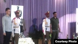 Rogelio Bolufé en Cuba, durante el funeral de Fidel Castro, acompañando en la guardia de honor a Sandro Castro. 
