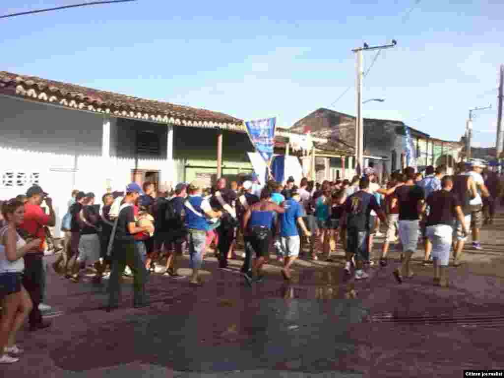 Reporta Cuba Simulacro de Parrandas en Vueltas el 27 de septiembre. Foto Niurcys Acosta. 
