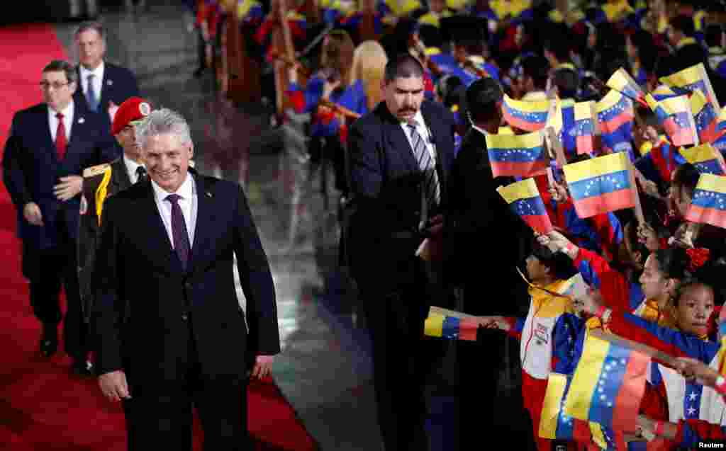 Miguel Díaz-Canel en la investidura de Maduro.