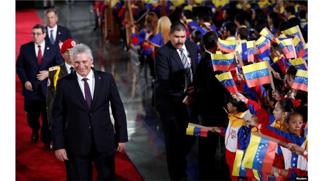 Sólo cuatro mandatarios acompañaron a Maduro en su investidura