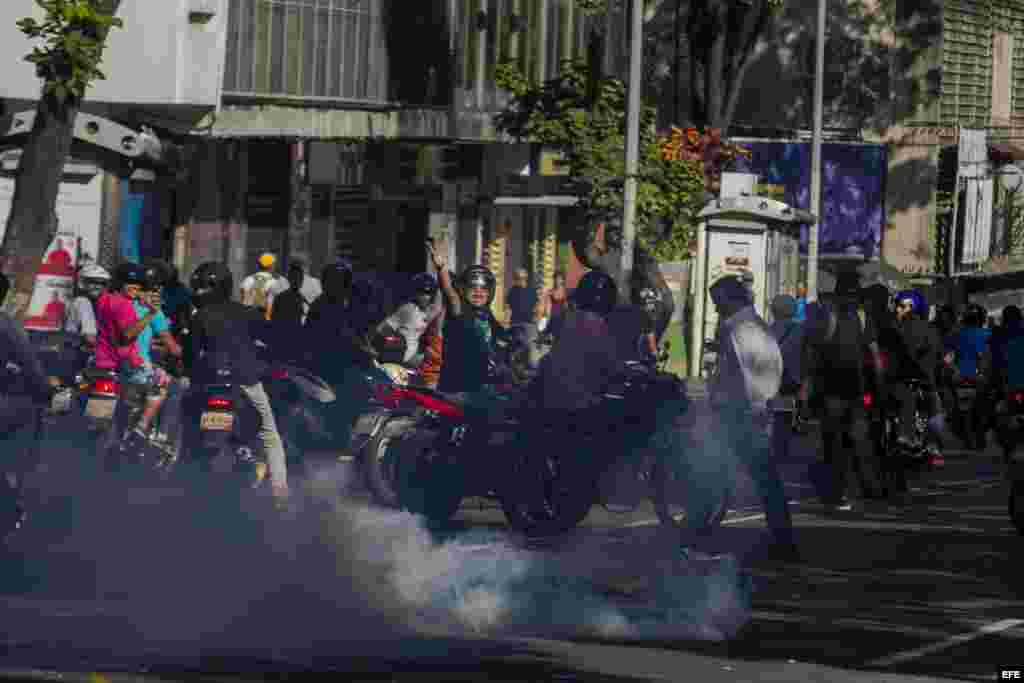 Opositores venezolanos llaman a asumir las protestas en la calle como un deber.