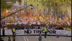 Miles desfilan en Barcelona contra el terrorismo: "No tenemos miedo"