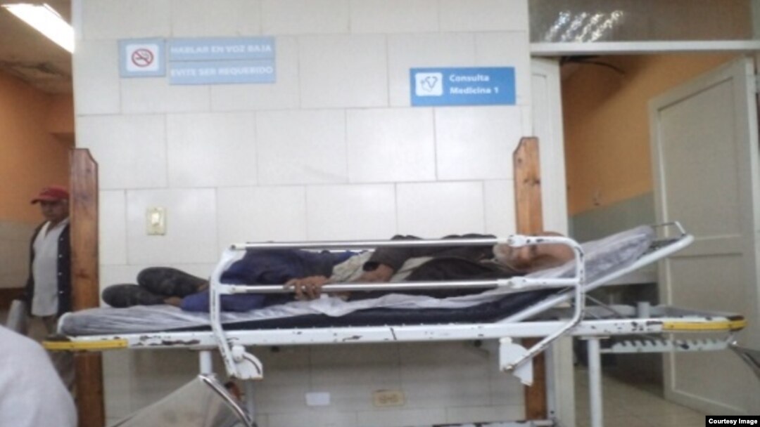 Paciente de 66 años que presentaba cuadro de deshidratación. (Foto del autor)