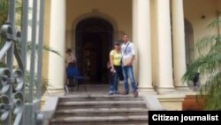 Reporta Cuba. Activistas LGTBI entregaron una carta en el CENESEX para pedir apoyo con la campaña del matrimonio igualitario.