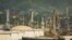 Panorámica de la refinería de la estatal Petróleos de Venezuela (PDVSA)