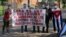 Protesta de cubanos en Paraguay.