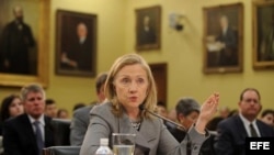 Clinton expone política exterior en el Congreso