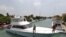Yate en la Marina Hemingway.