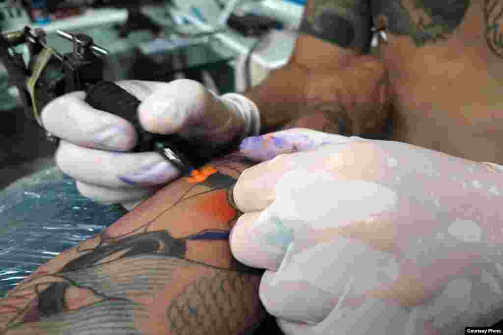 Tatuajes en Cuba Foto Dos Mundos