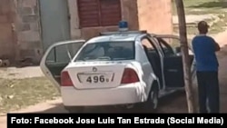 Carro de policía en Cuba (Imagen de archivo)