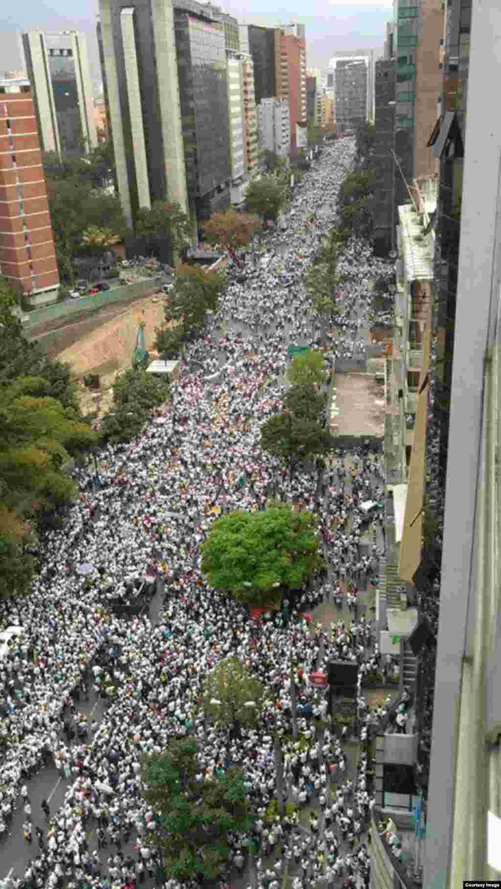 Oposición venezolana en las calles junto a Leopoldo López&nbsp; / fotos Eleonora Bruzual