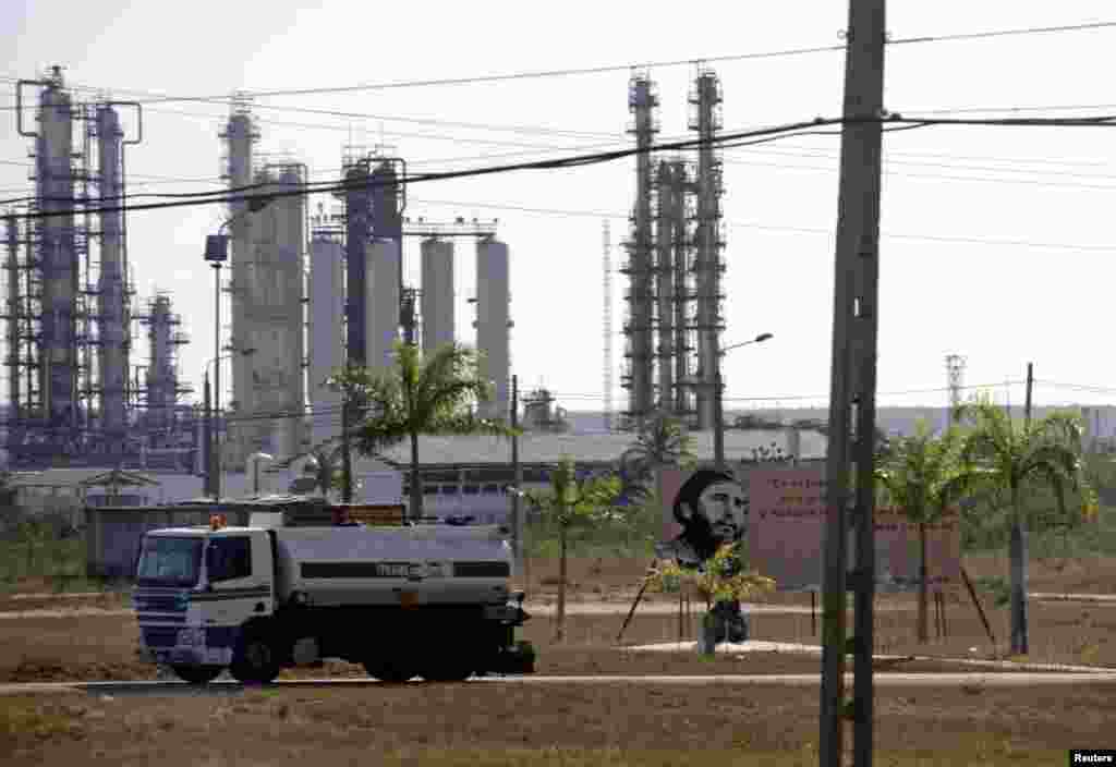 &nbsp;Cuba asegura que existen grandes yacimientos de petr&oacute;leo frente a su costa noroccidental. 
