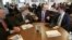 El presidente del Consejo Tecnológico de New Jersey, James Barrood, en una reunión reciente con congresistas.
