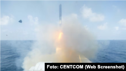 Misil disparado desde un buque estadounidense durante la Operación Furia Épica