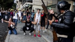 Estudiantes en Venezuela siguen exigiendo renuncia de Nicolás Maduro