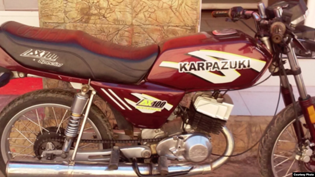 Una "Karpazuki", Karpaty rusa con pistón de Suzuki, alcanza 160 kph (O.González).