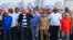 Miguel Díaz-Canel (centro-izquierda) y Raúl Castro (centro-derecha) marchan contra el embargo estadounidense y exigen la exclusión de Cuba de la lista de países patrocinadores del terrorismo, en La Habana, Cuba, el viernes 20 de diciembre de 2024. 
