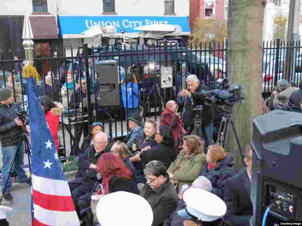 Mitin de exiliados cubanos en Union City, New Jersey. (Foto: Chuck Forcucci)