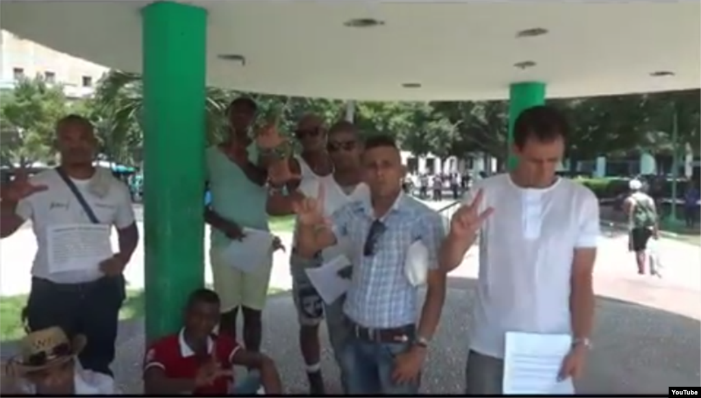 Reporta Cuba policias vigilan opositores 