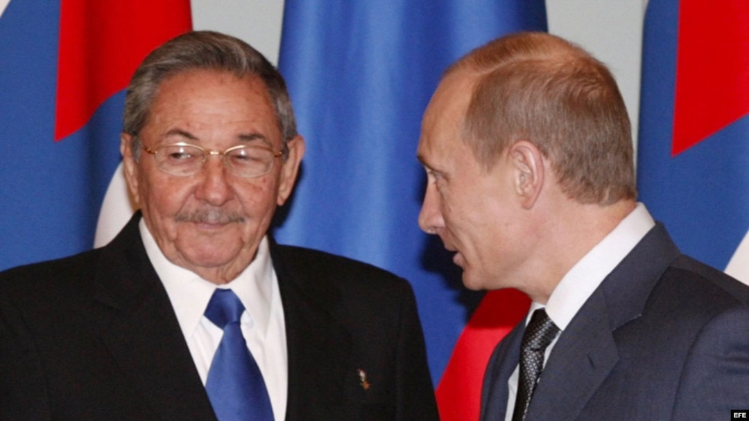 Raúl Castro y Vladimir Putin. Archivo