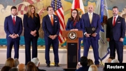 Ceremonia para honrar a las víctimas de Hermanos al Rescate de 1996, en Miami.