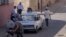 Vigilancia policial frente a la vivienda de Katerine Mojena, portavoz de UNPACU. 