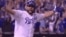 Kendrys Morales reacciona tras impulsar su 500ta carrera en Grandes Ligas.