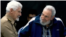 Ramiro Valdés junto al fallecido dictador cubano Fidel Castro.