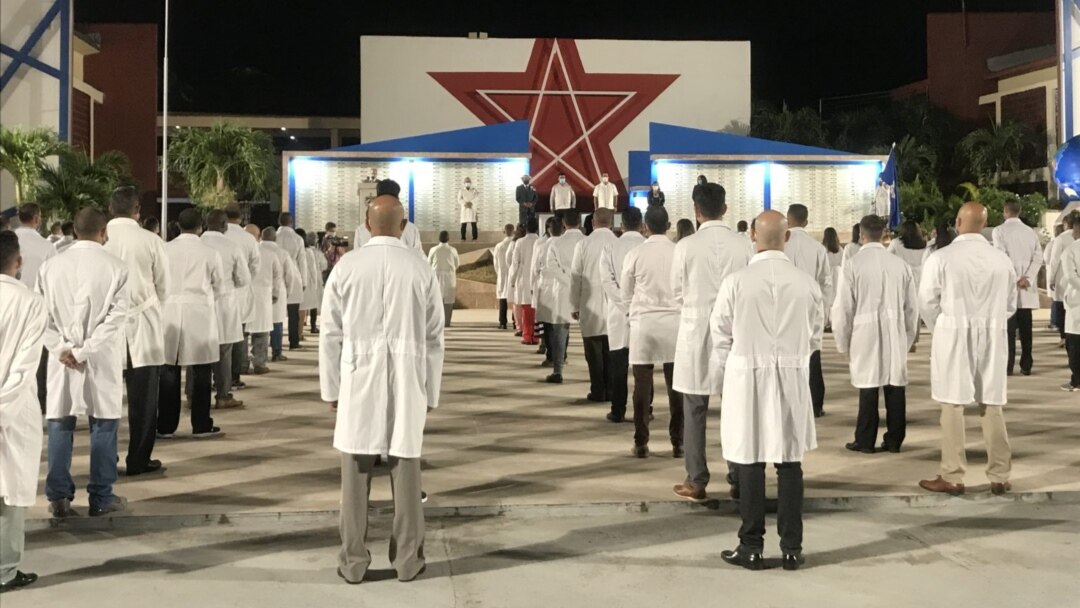 Brigada de trabajadores de la salud cubanos parte con destino a Panamá. (Foto: MINSAP)