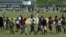 FOTO ARCHIVO. Presos cubanos en la cárcel de hombres «Combinado del Este», en las afueras de La Habana, el 31 de marzo de 2004.