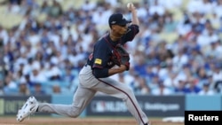 Ray Kerr, el niño que vivió en las calles, se ha convertido en un inesperado héroe en esta postemporada con los Bravos de Atlanta.
