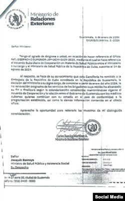 Documento del Ministerio de Relaciones Exteriores de Guatemala notificando el fin de las misiones médicas del régimen cubano. 