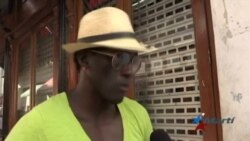 Cubanos se las ingenian para buscar el regalo del Día de las Madres