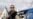 Expolicía venezolano Oscar Pérez junto a un helicoptero del CICPC en Caracas.(REUTERS)